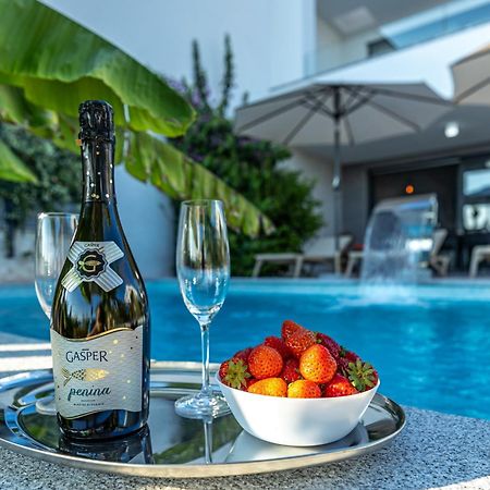 Luxury Villas White Sails ปิเนซิตซี ภายนอก รูปภาพ