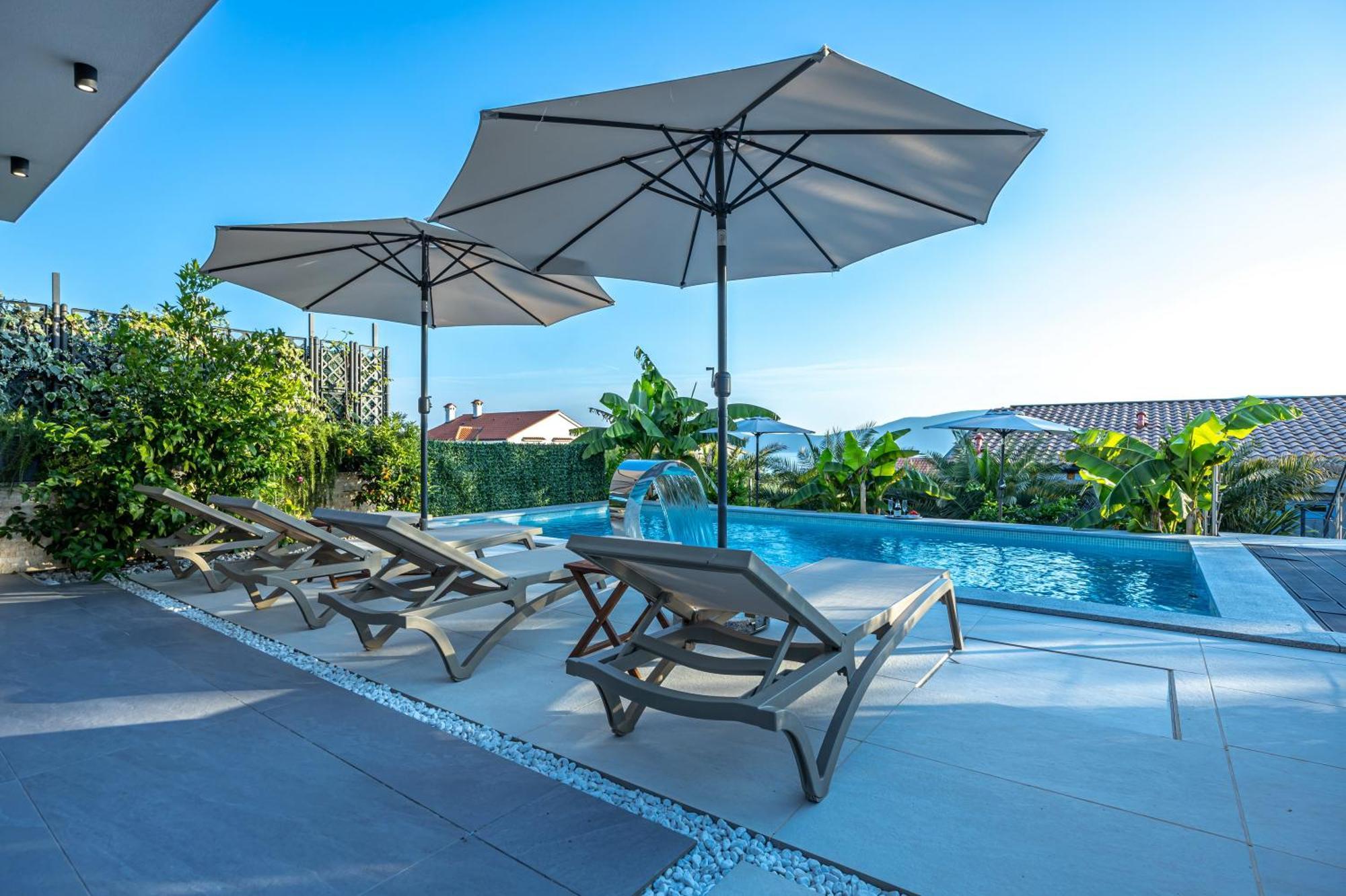 Luxury Villas White Sails ปิเนซิตซี ภายนอก รูปภาพ