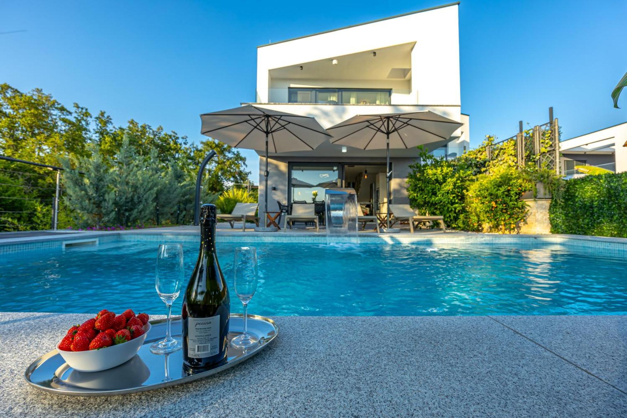 Luxury Villas White Sails ปิเนซิตซี ภายนอก รูปภาพ