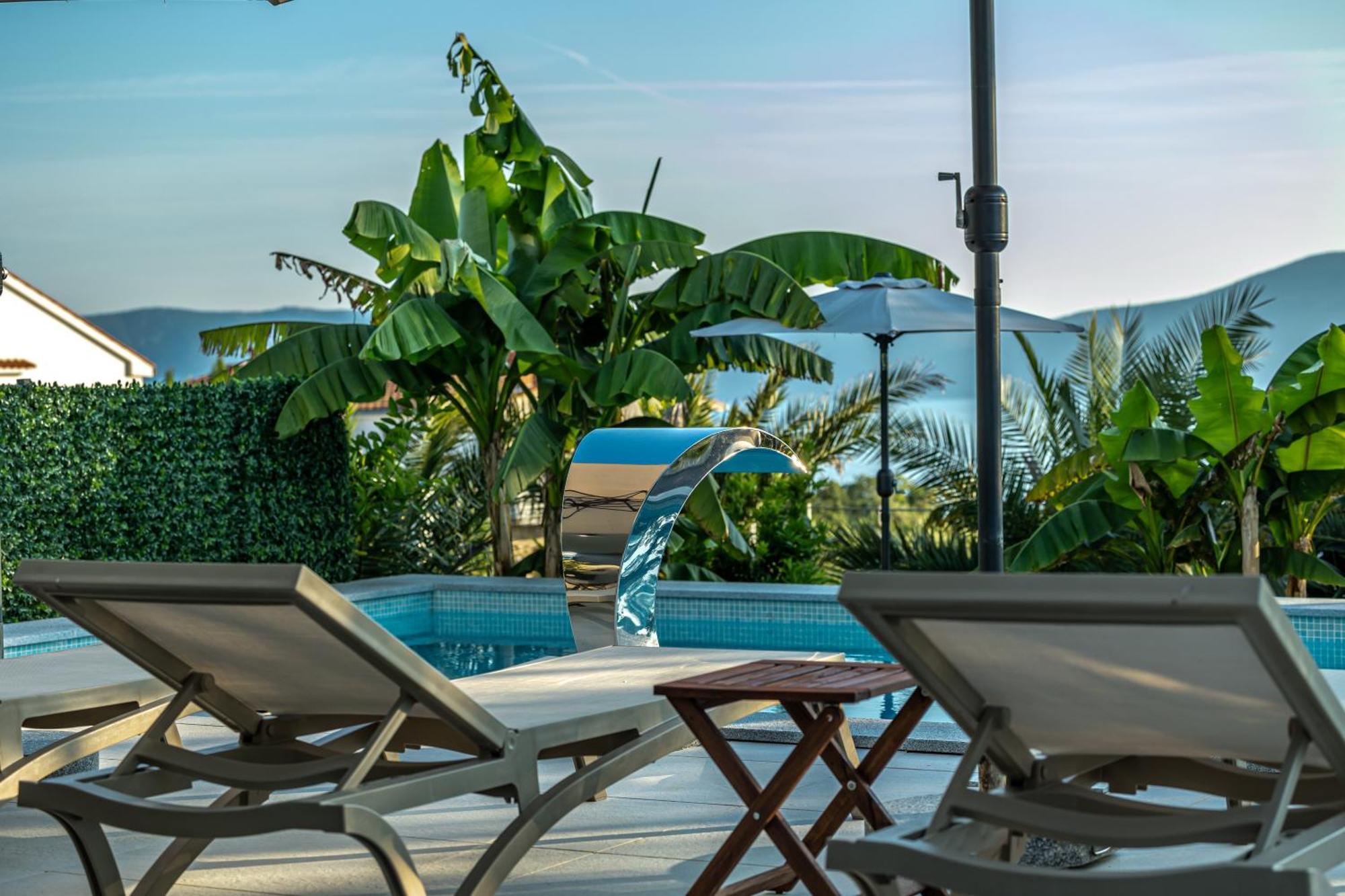 Luxury Villas White Sails ปิเนซิตซี ภายนอก รูปภาพ