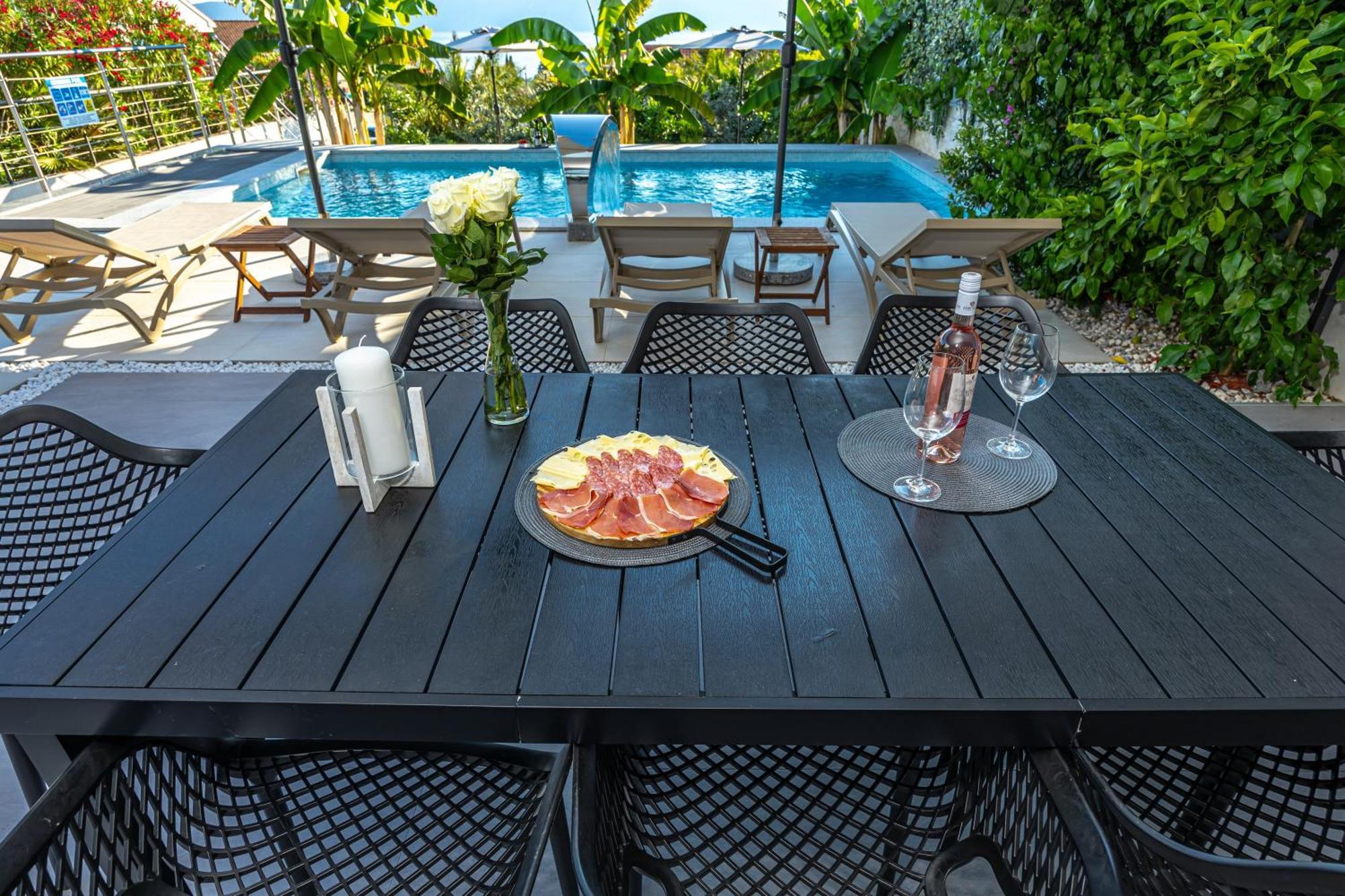Luxury Villas White Sails ปิเนซิตซี ภายนอก รูปภาพ